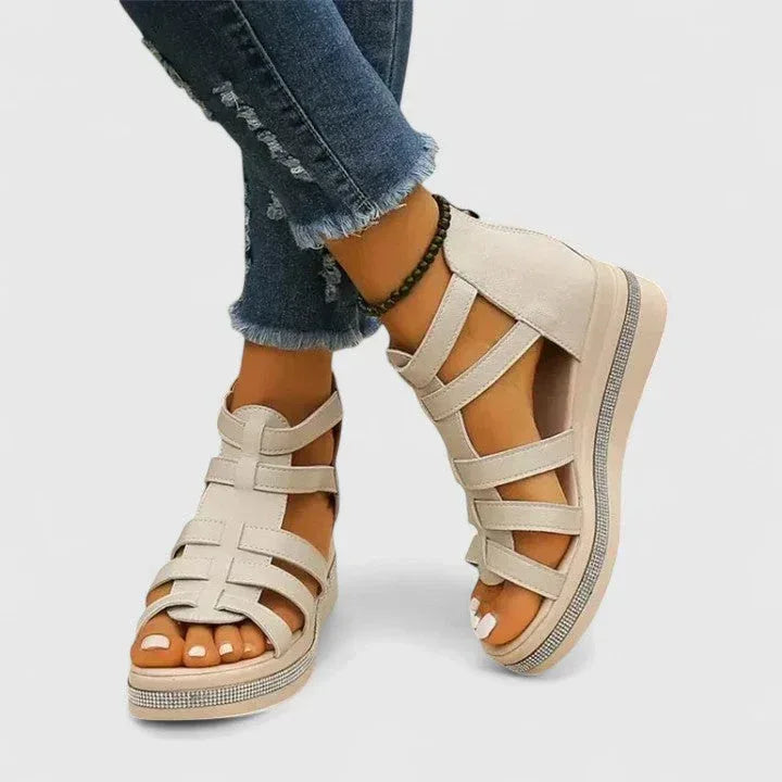 Sandalias de cuña con apliques y plantilla acolchada