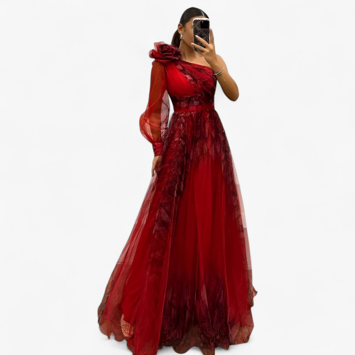 Vestido largo asimétrico hasta el suelo con capa fluida de malla