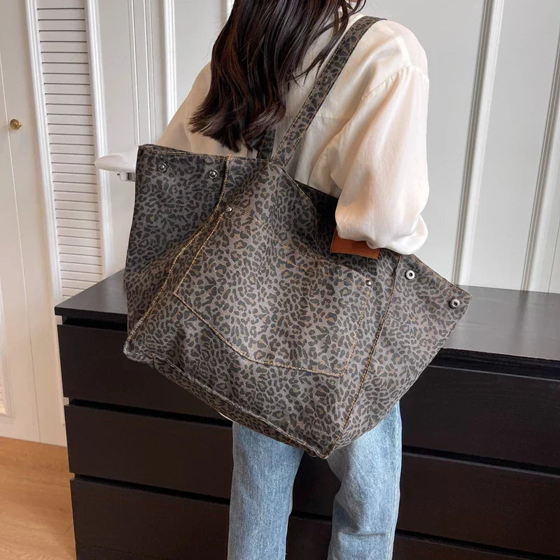 Bolso tote de lona oversize con estampado de leopardo