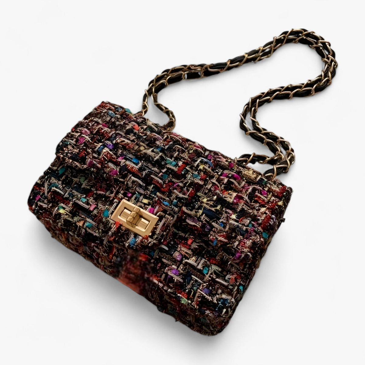 Elegant Tweed Shoulder Bag with Classic Silhouette