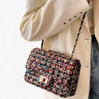 Elegant Tweed Shoulder Bag with Classic Silhouette