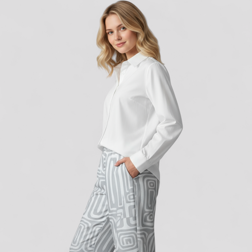 Kontorsset med strukturerad blus och vida byxor