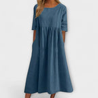 Vestido de corte holgado con detalles fruncidos